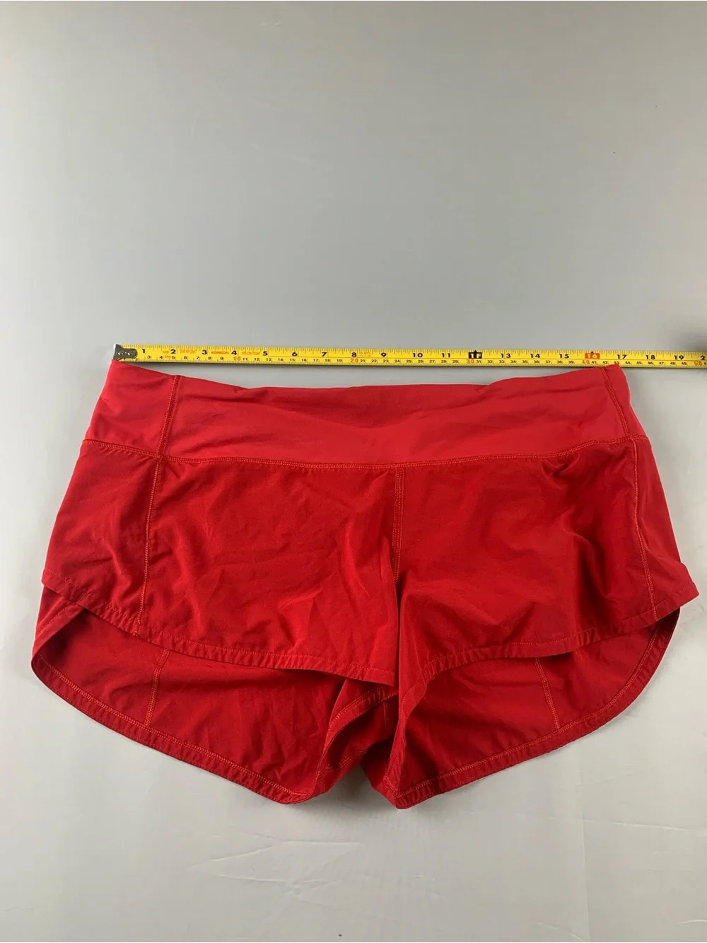 lululemon Speed Up LR 2.5” Red lined short